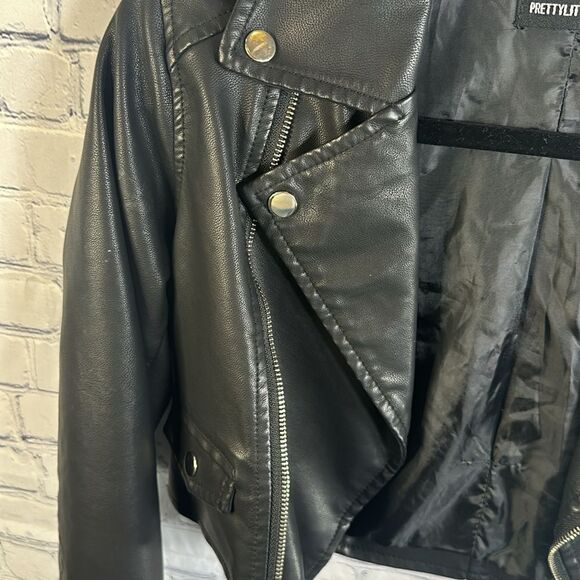 ✨ Pretty Little Things Black Faux Leather Biker Jacket - Size 4, Only Worn Once - Picture 7 of 8